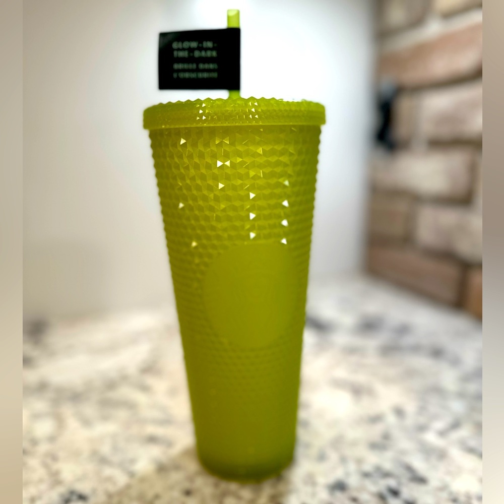 NWT Starbucks glow in the dark studded tumbler!🥝